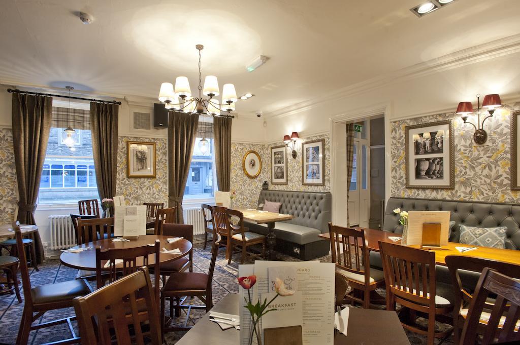 The Goddard Arms Hotel Суиндън Екстериор снимка