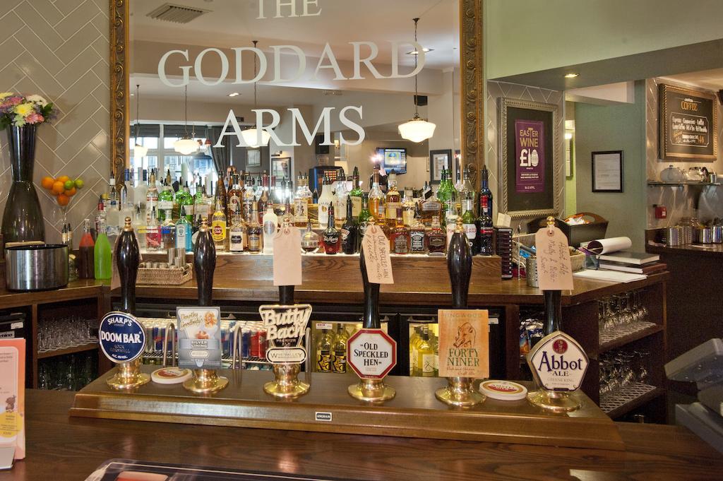 The Goddard Arms Hotel Суиндън Екстериор снимка