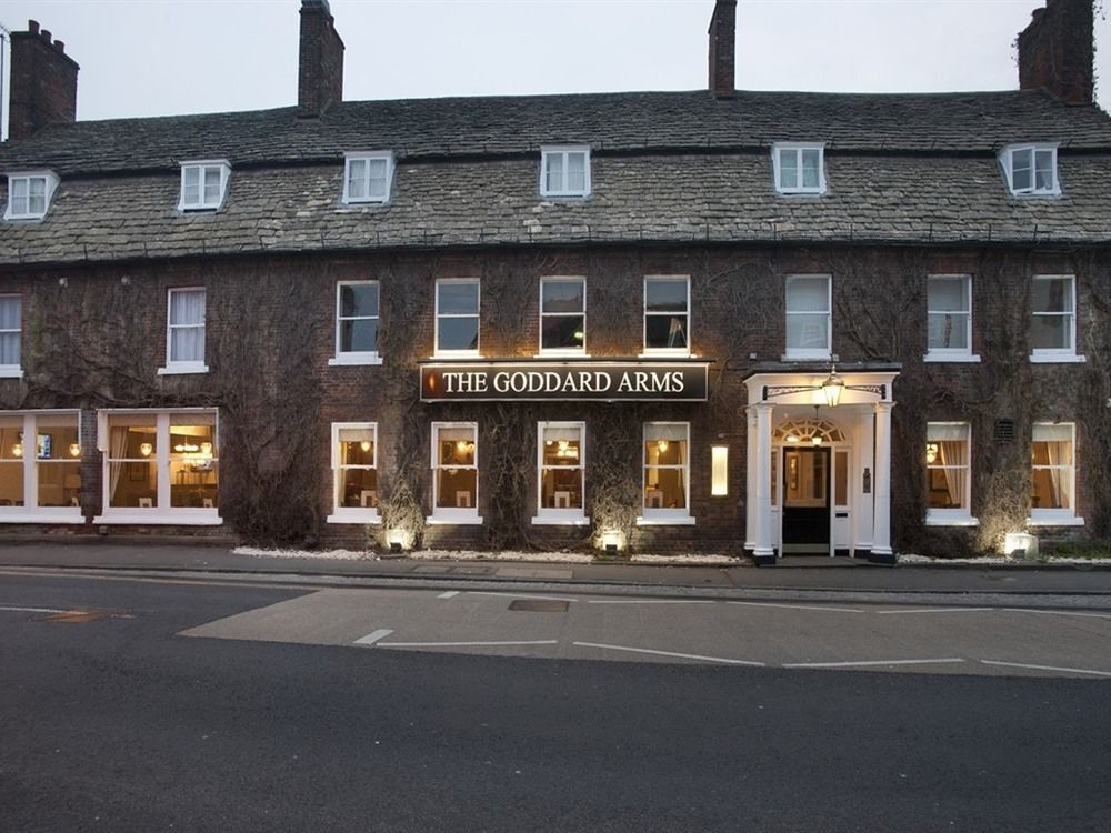 The Goddard Arms Hotel Суиндън Екстериор снимка