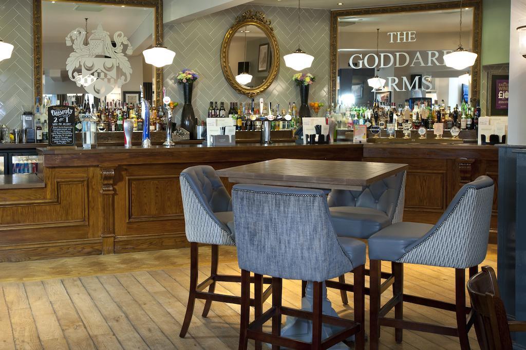The Goddard Arms Hotel Суиндън Екстериор снимка