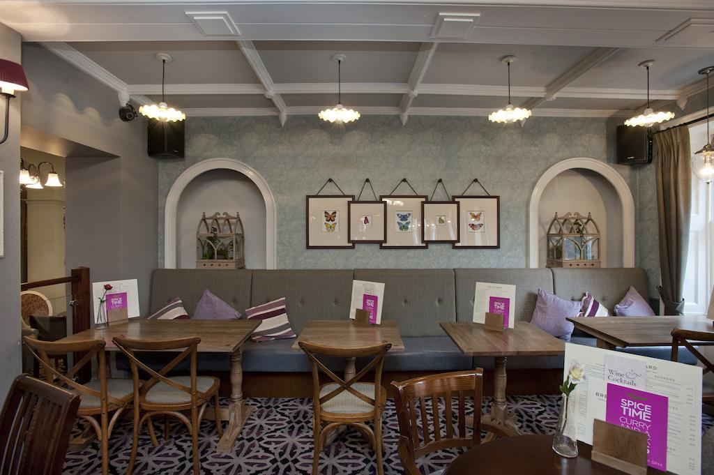 The Goddard Arms Hotel Суиндън Екстериор снимка