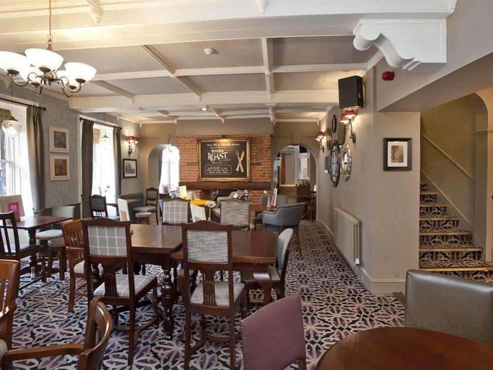 The Goddard Arms Hotel Суиндън Екстериор снимка